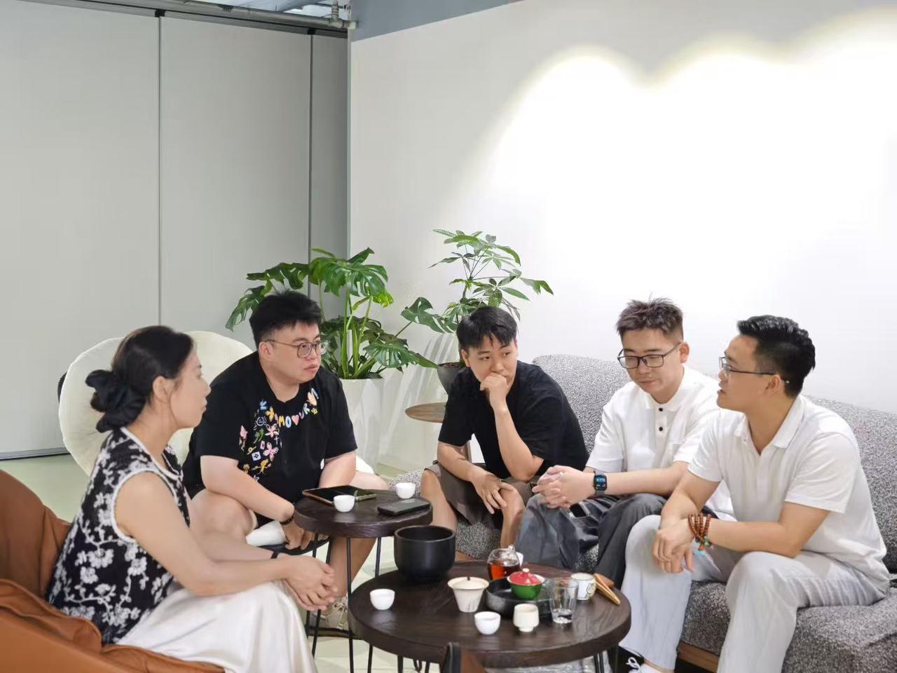 AI 辅助 IP 打造